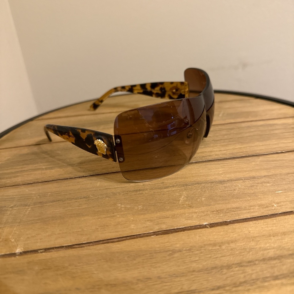 Versace tortoiseshell Versace 4248 shield sunglasses